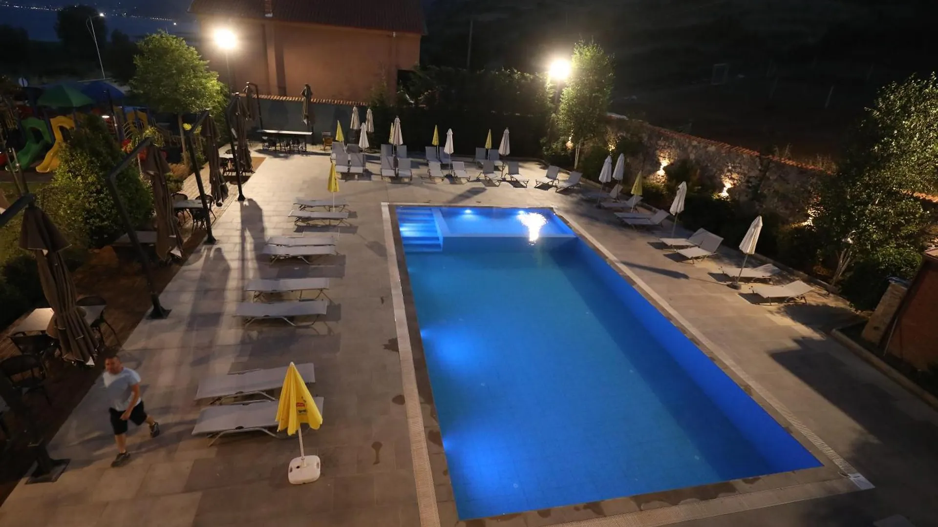 Toka Hotel Restaurant Udenisht 5*,
