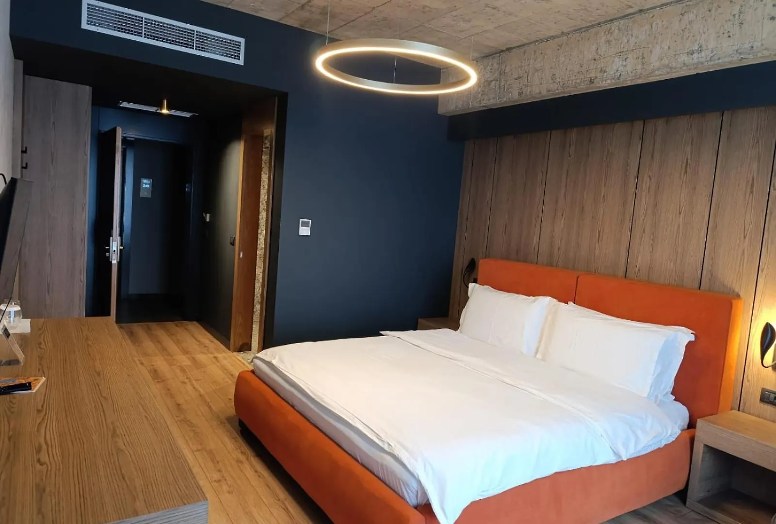 Toka Hotel Restaurant Udenisht 5*,