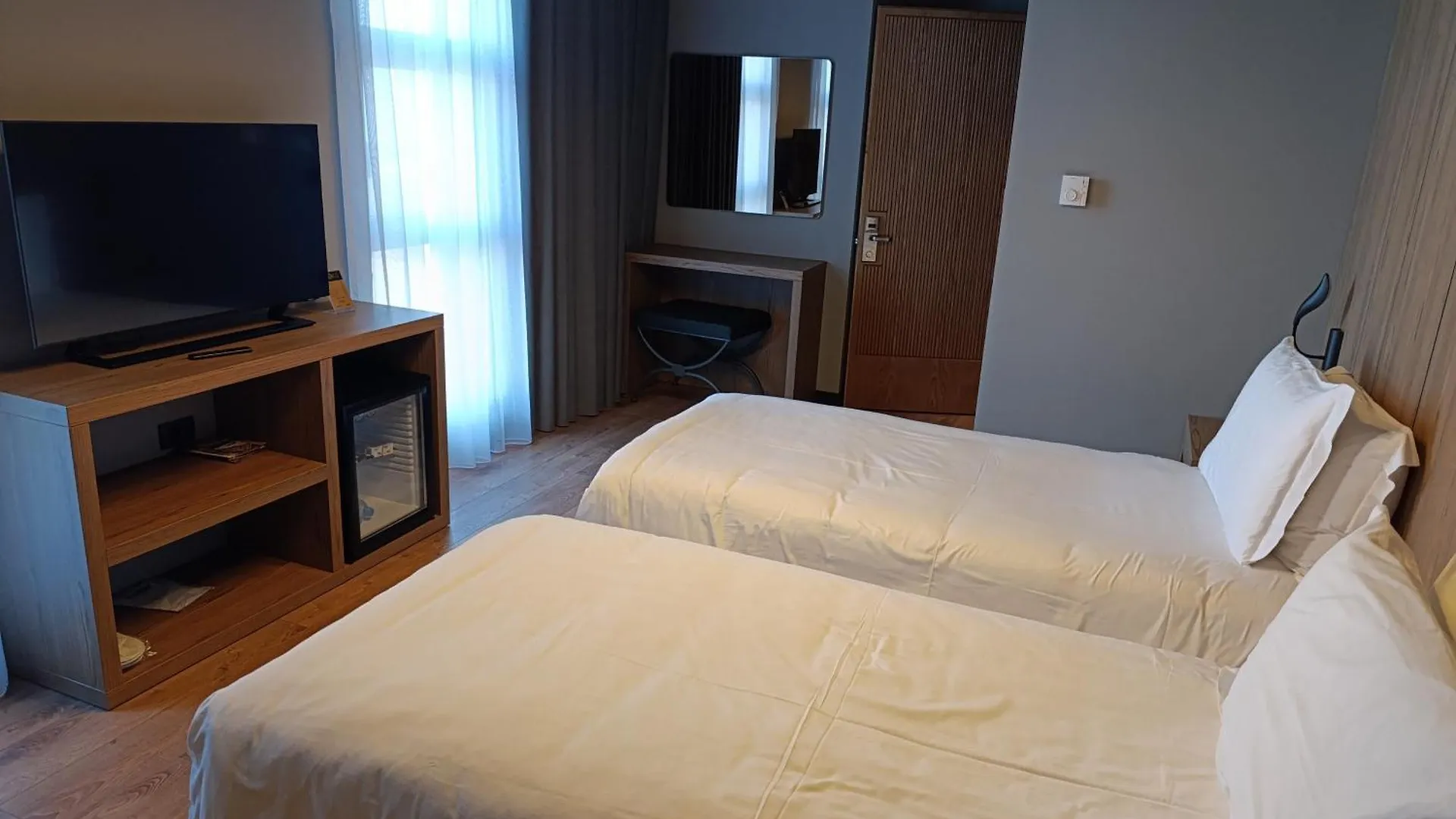 *****  Toka Hotel Restaurant Udenisht Albanie