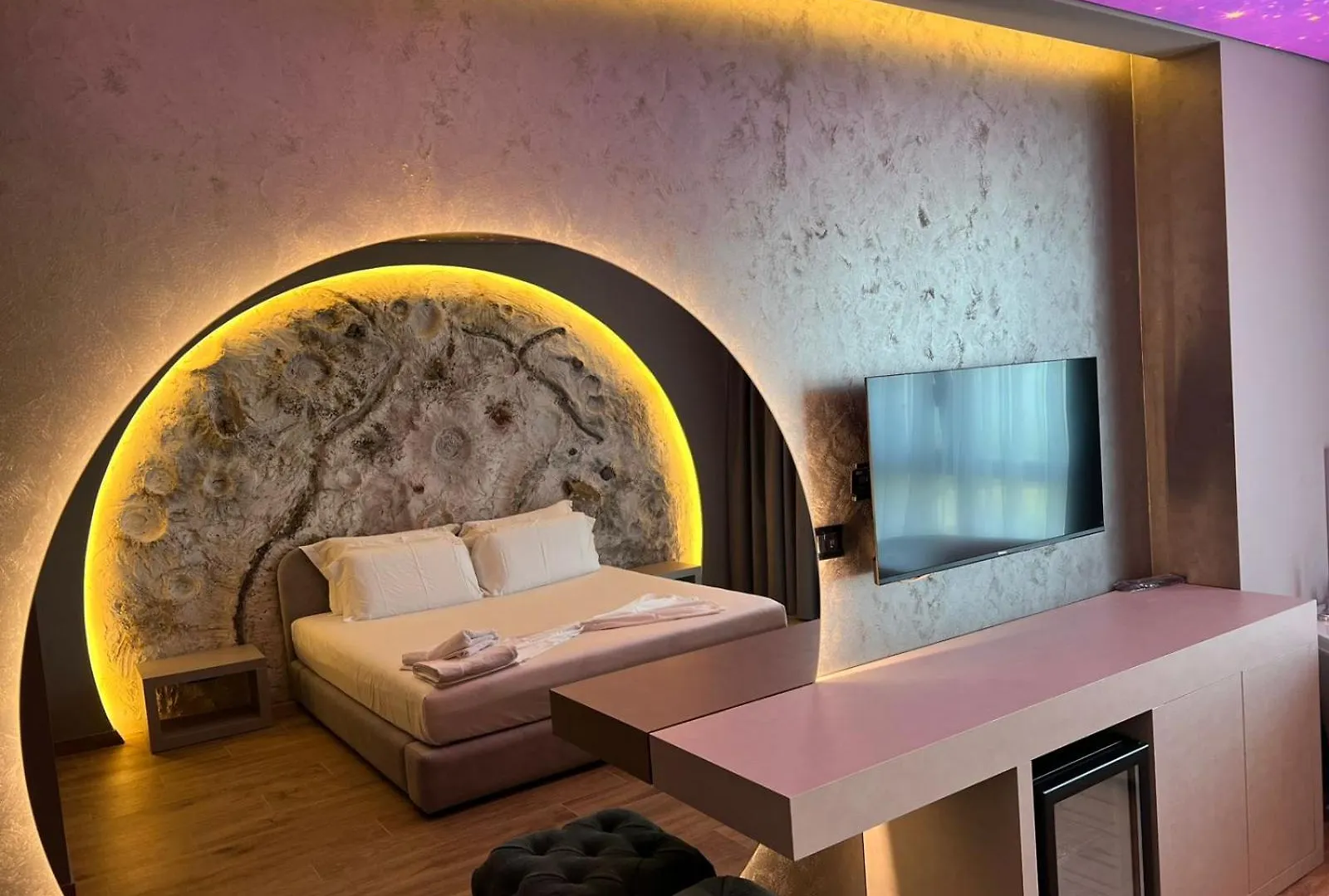 Toka Hotel Restaurant Udenisht Albánie