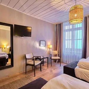 Hotel Roter Hahn ***