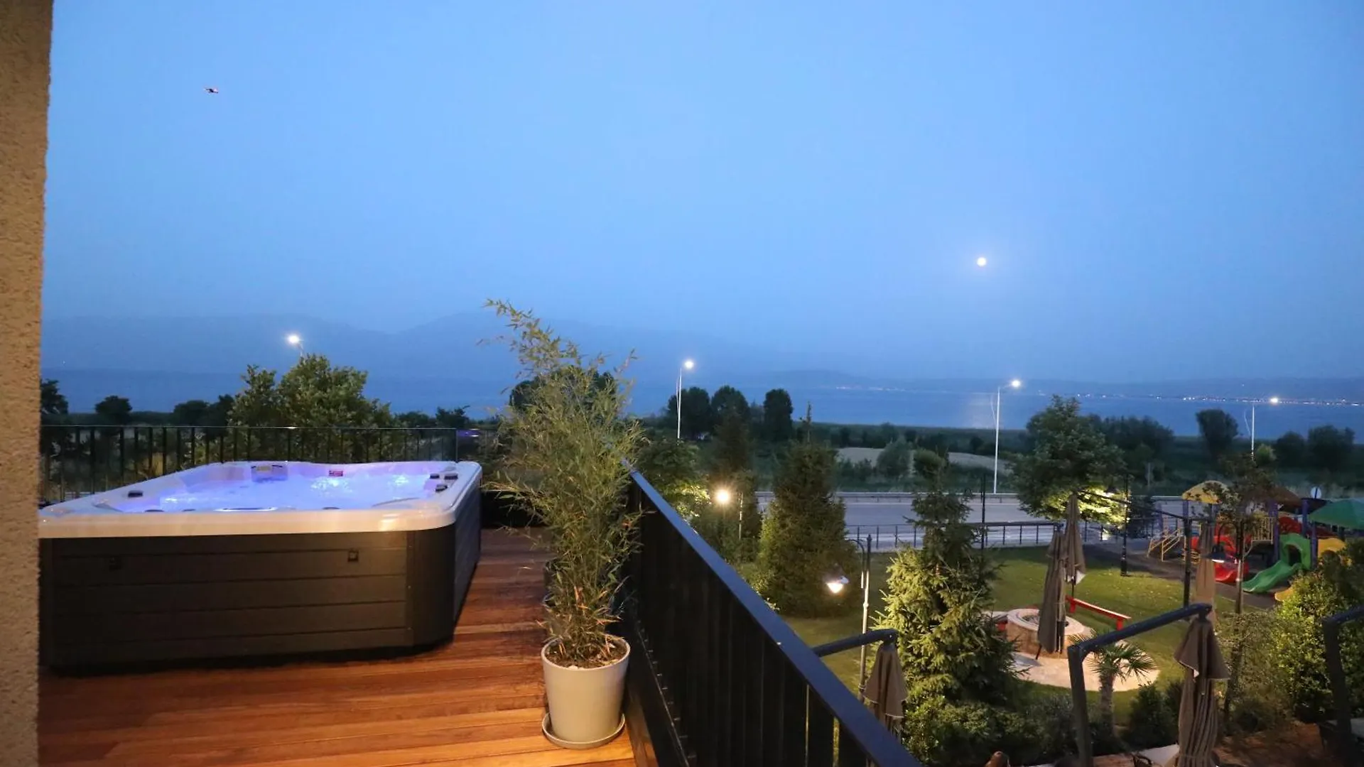 Toka Hotel Restaurant Udenisht