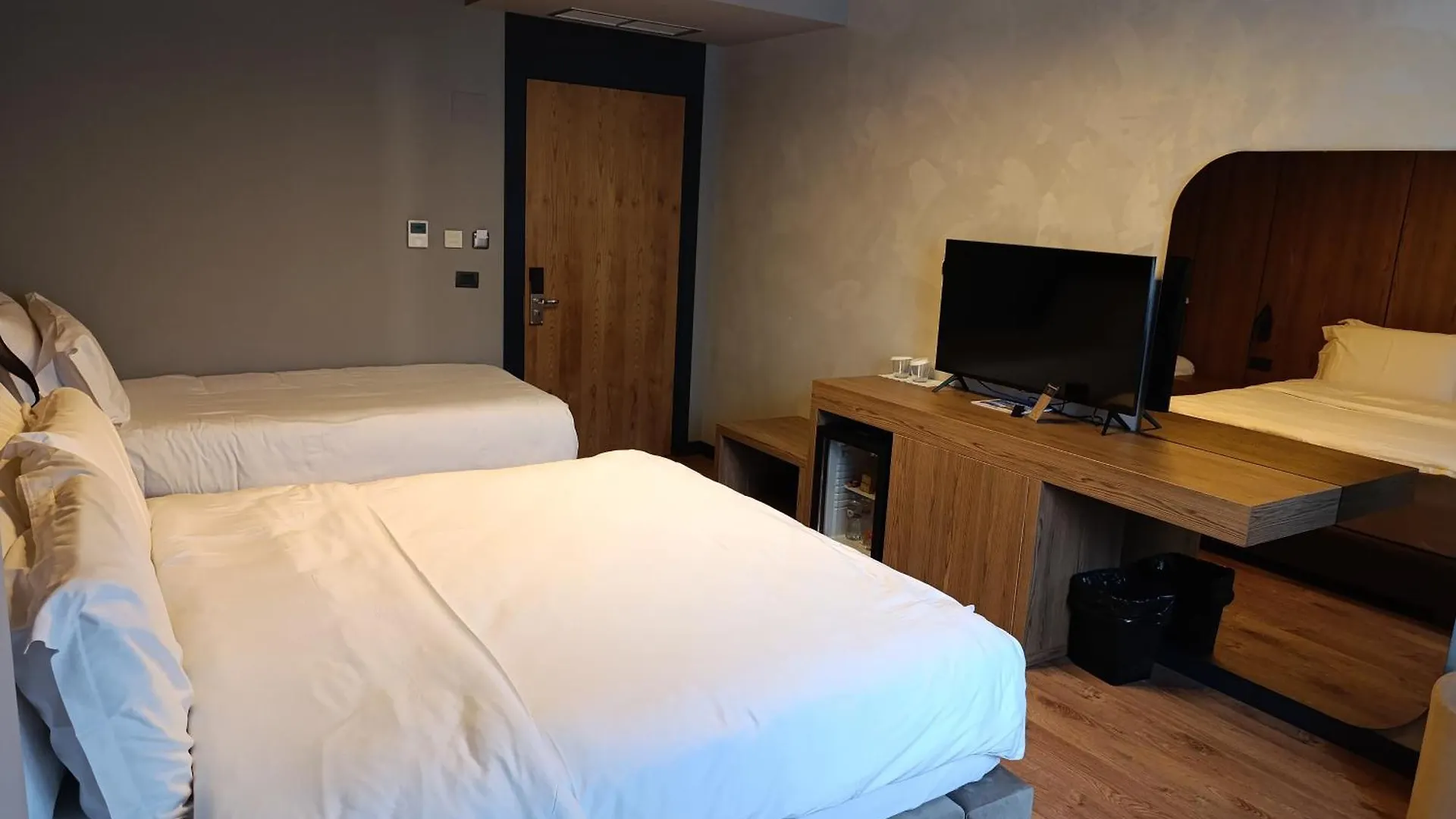 *****  Toka Hotel Restaurant Udenisht Albanie