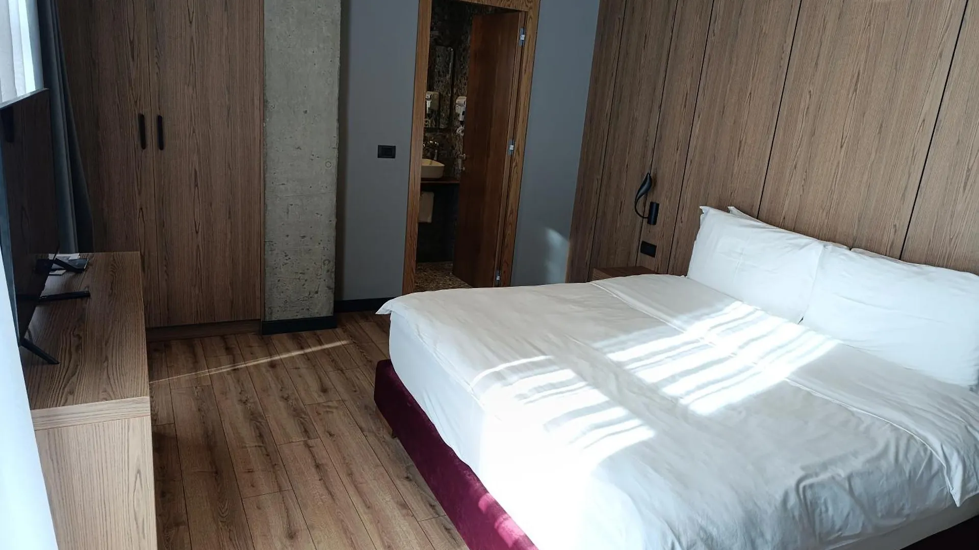 Toka Hotel Restaurant Udenisht Albania