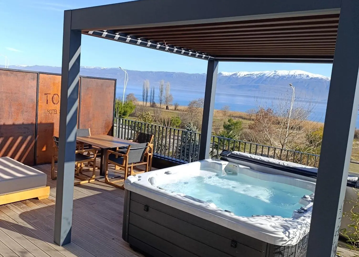 *****  Toka Hotel Restaurant Udenisht Albania